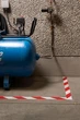 Самоклеющаяся лента безопасности НРХ Safety Tape для вертикальной разметки 50 мм х 33 м Бело-красная (RW5033) - изображение 2