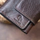 Портмоне вертикальное с хлястиком на магните на одно отделение GRANDE PELLE 11305 Коричневое - изображение 9