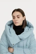 Удлиненная зимняя куртка стеганая Finn Flare W20-32042-121 Down Fill голубая S - изображение 5