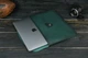 Кожаный чехол для MacBook Дизайн №35, натуральная кожа итальянский Краст, цвет Зеленый - изображение 2