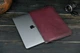 Кожаный чехол для MacBook Дизайн №2 с войлоком, натуральная кожа итальянский Краст, цвет Бордовый - изображение 3