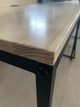 Стол компьютерный письменный прямой деревянный на металлокаркасе Хоки Премьера 110x60x75 см из массива сосны - изображение 5