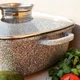 Казан 5.5л алюминиевый с гранитным покрытием и крышкой Edenberg EB-3974 - изображение 7