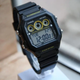 Чоловічий наручний годинник Casio AE-1300WH-1AVDF Надійний Чорний з жовтим - зображення 2