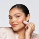 Стік рум'яна + хайлайтер Wander Beauty On-the-Glow Blush & Illuminator Bare/Nude Glow 5.5 - зображення 5