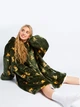 Унісекс худі-плед Oodie 5060698940557 One Size Темно-зелений (DN5060698940557) - зображення 4