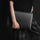 Чохол Switcheasy Touch Carbon чорний для MacBook Pro 13 2022-2016 M2/M1/Intel (SMBP13059BB22) - зображення 2