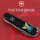 Складаний ніж Victorinox HUNTSMAN UKRAINE Ангел ЗСУ 1.3713.3_T1061u - зображення 2