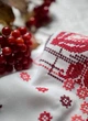 Рушник під ноги «На щастя На долю» з вишивкою хрестиком, Червоний, ОберігЧ-09 - зображення 3