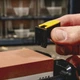 Точилка для ножів ручна Work Sharp WSBCHWHT-I Benchtop Whetstone Sharpener, 1000/1000 grit - зображення 3