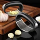 Пресс для чеснока измельчитель чеснокодавка Garlic Press из нержавеющей стали с пластиковой ручкой Черный - изображение 2