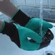 Садові рукавички прогумовані Garden Work-Gloves 1 пара з кігтями, з пластиковими наконечниками, вологозахищені - зображення 9