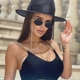 Сонцезахисні окуляри No Brand шестигранні c цепочкою Delight чорні з золотом - зображення 2