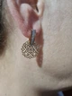 Серьги Xuping Jewelry две дорожки с ажурными кругами 2,6 см золотистые - изображение 3