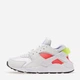 Buty sportowe damskie skórzane na platformie Nike Air Huarache DH4439-106 38.5 (7.5US) 24.5 cm Białe (195869131610) - obraz 3