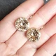 Позолоченные серьги Hand Made с кристаллами Swarovski светло-янтарнвого оттенка - изображение 4