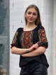 Традиційна жіноча вишиванка чорна шифонова з трояндами "Мелашка" рукав короткий 822-58 (3XL) - зображення 1