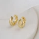 Круглі позолочені сережки 14K з модним м'ятим эфектом (DW242023) - зображення 3