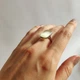 Серебряное кольцо с кошачьим глазом, вес изделия 4,47 гр (2128120) - изображение 4