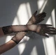 Женские перчатки в мелкую сеточку со стразами с камешками для фотосессии рукавицы карнавальные высокие One Size Черный - изображение 3