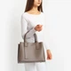 Сумка жіноча шкіряна тоут середня Regina Notte Tote 02816_L Темний таупе - зображення 2