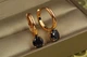 Сережки Xuping Jewelry кільце з чорним каменем 2.1 см золотисті - зображення 1