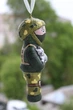 Сувенір скульптурний патріотичний ручної роботи "Захисник з котом", handmade патріотичний декор - изображение 2