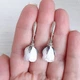Сережки Hand Made с белыми&nbsp;розами из муранского стекла - изображение 2
