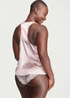 Піжамна майка Victoria's Secret Satin Racerback Tank сатинова L світло-рожева - зображення 2