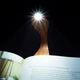 Закладка-ліхтарик Flexilight Деревина 3х1х14,1 см гнучка з LED підсвіткою для читання книг з живленням від батарейок CR2016 - зображення 6