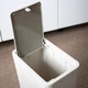 Відро для сміття 12 л з кришкою пластикове MVM BIN-14 12L GRAY - зображення 6