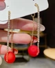 Серьги удлиненные Красные бусинки jeweston Золотистого цвета - изображение 4