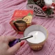 Свеча ароматизированная Bartek в стакане Яблочный пирог Holiday Cakes 115г на 30 часов горения - изображение 2