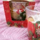 Свеча ароматизированная Bartek в стакане Красное яблоко Christmas Eve 115г на 30 часов горения - изображение 4