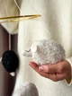 Детский музыкальный мобиль на кроватку для младенцев WooolyWool «Барашки» с 35 мелодиями - изображение 3