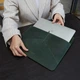 Шкіряний чохол для MacBook Pro 16" 2019-2025 INCARNE Message Зелений - зображення 6