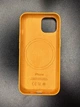 Чехол противоударный кожаный OEMG Guard Shockproof Leather Case with MagSafe для Apple iPhone 13 (6.1") Golden Brown (MM103ZE/A) - изображение 5