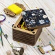 Скринька для рукоділля Wonderland Crafts FLZB(N)-111 Смітничка (5.5*6*4.5см) - зображення 1