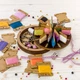 Шкатулка для рукоделия Wonderland Crafts + 18 бобинок FLZB(N)-052 (14*14*2.8см) - изображение 1