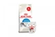 Корм Royal Canin INDOOR для кошек в возрасте от 1 года до 7 лет набор корму 2 кг + 4 паучи - изображение 1