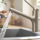 Cмеситель для кухни с выдвижной лейкой HANSGROHE Zesis M33 сатин латунь 74800800 - изображение 4