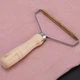 Щетка для удаления шерсти с ткани Lint Remover Ручная бритва для удаления катышек, шерсти животных, волос, ворса с ковров, мебели и других поверхностей - изображение 4