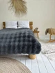Королевский Кролик Меховое Покрывало - Плед 200x230 Графитовый Koloco - изображение 6