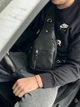 Мужской кожаный рюкзак на одно плечо 19х33х7 / слинг для гаджетов и документов, черный - изображение 5