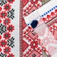 Рушник вафельний з принтом вишивки та червоними квітами GM Textile 35х61см 180г/м2 (Біло-червоний) - зображення 5