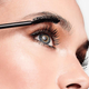 Подовжуюча туш з ефектом нарощування вій THE ONE Lash Extension - изображение 4