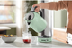 Электрочайник KitchenAid 5KEK1701EPT фисташковый + в подарок Тостер KitchenAid 5KMT2109EPT фисташковый - изображение 8
