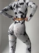 Спортивный женский костюм Marble тай-дай с пуш-ап для фитнеса (рашгард + леггинсы) Бесшовный Мраморный L Бело-черный (XX01_1748L) - изображение 2