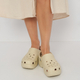 Chodaki damskie na platformie Crocs Classic Platform 206750-2Y2 36-37 (W6) 22 cm Beżowe (191448963474) - obraz 7