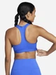 Спортивный топ для зала женский Nike W Nk Swsh Med Spt Bra DX6821-405 L Голубой/Белый (196974983187) - изображение 2